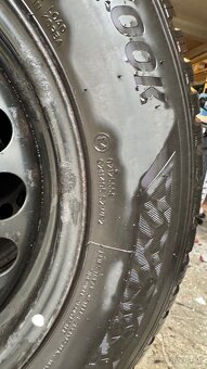 Zimní pneu R15 + plechové disky + poklice Mercedes - 10