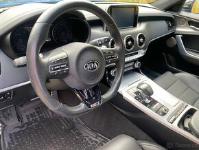 KIA STINGER GT-LINE 4x4 - 10