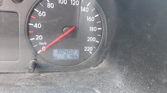 Prodám dělníka VW T4 2.5tdi Long r.v 2000 nová STK - 10