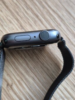 Apple Watch 4 44mm kapacita baterie 91% - 10