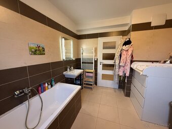 Prodej moderního bytu 2+kk 65 m2 s terasou 15 m2 - 10