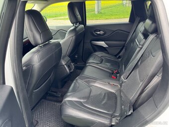 Jeep Cherokee 2.2 CRDi 147 kW 4x4 - TOP STAV - 10