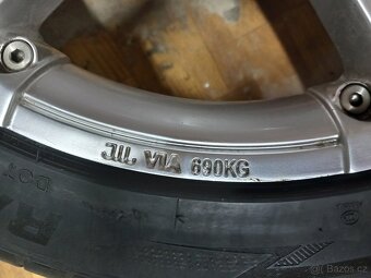 Originál alu Kola MOMO R18 5x120 - 10