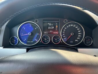 VW Touareg 3.0 TDI - 10