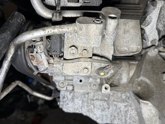 BMW E91 320D díly z motoru N47D20C - - 10