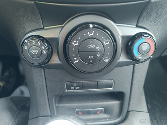 Ford Fiesta 1.0i 74kW, silný motor, velká výbava - 10