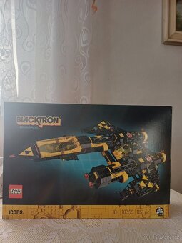 LEGO® ICONS 10355 Blacktron Renegade - 10