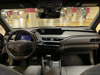 Lexus UX 250h - 10