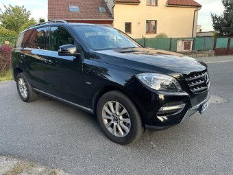 MERCEDES ML 350 CDI 190 kW BEZ MĚCHŮ RV2012 SERVIS POUZE MB - 10