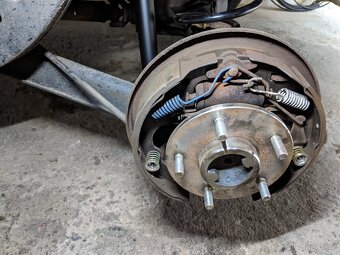 OLDSMOBILE Delta 88 Coupe - 10