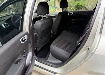 Peugeot 307 1,6i serviska , klima ,1 Majit benzín - 10
