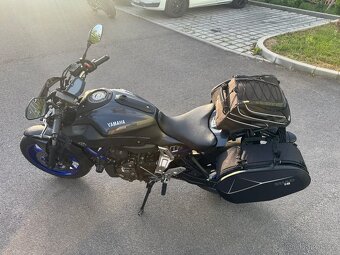 Yamaha MT07 - 10