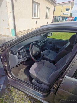 Renaul megane 1.4 16v 20001 najeto 245 tisíc kilometru - 10