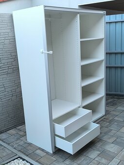 Prodám šatní skříň IKEA PAX - 10