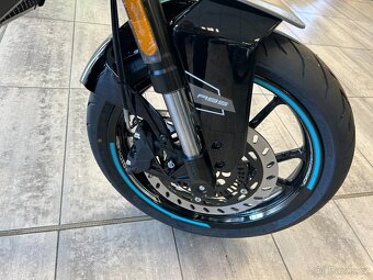 CF Moto NK 125 2025 Gem Black - 10