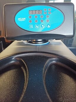 Změkčovač vody automatický programovatelný - 10