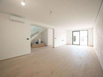 Prodej rodinného domu 4+kk, 137 m², dvougaráž, pozemek 376 m - 10