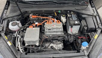VW Golf VII e-Golf 1.majitel servisní kniha 25000Km DPH - 10