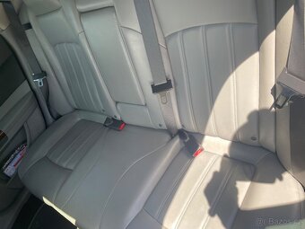 Chrysler 300C - 10