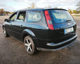 Prodám Ford Focus Ghia 1.6 benzín v dobrém stavu - 10