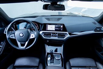 BMW Rad 3 330e/ ODPOČET DPH/ - 10