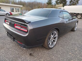 Dodge Challenger hemi - 10