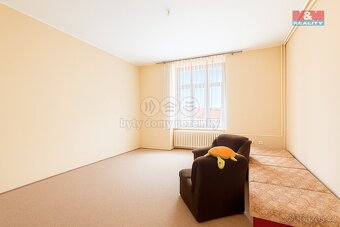 Prodej bytu 3+1, 117 m²,OV, s garáží, Louny, ul. Poděbradova - 10