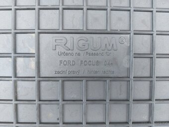 Prodám gumové koberečky Ford Focus mk2 - 10