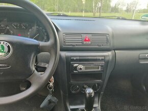Škoda Octavia tour 1.6Mpi nová STK - 10