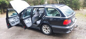 BMW E39 523i Touring na díly - 10