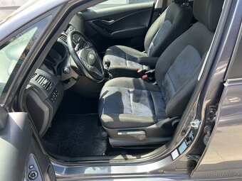 HYUNDAI ix20 1.4i 66 KW 1.MAJ PAR.SENZOR VYHŘ.SEDADLA+VOLANT - 10