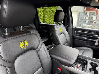DODGE RAM 1500 HEMI LONGBED YELLOW JACKET - 10