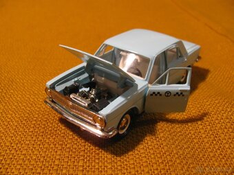 MODEL TAXI VOLGA GAZ 24 kovový model 1:43 SSSR - 10