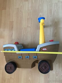Odrážedlo Little Tikes Pirátská loď - 10