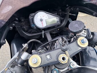 Suzuki gsxr 600 k1 - 10