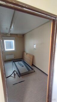 Obytný modul s kuchyní a se sprchama / 10m délky - 10