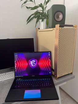 MSI Titan 18 HX A14VIG_TOP - 10