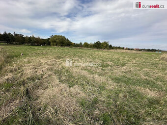 D1 exit 15 výhradní prodej většího stavebního pozemku 1.630  - 10