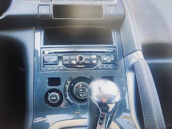 Prodám Peugeot 3008 1.6 HDi 84 automat rok 2013 - 10
