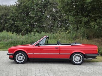 BMW 3-série Cabrio 320i (E30) z roku 1990 - 10