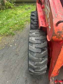 Smykový nakladač Gehl Max 4625 DX - 10