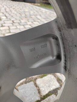 Prodám orig alu 16 škoda Superb 5x112 ET 37 zimní pneu - 10