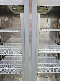 Dvoukřídlá lednice na přepravky - 200x150x70 cm - 10
