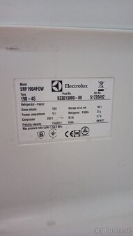 Prodám lednici Electrolux ERF1904FOW velmi zachovalý stav - 10