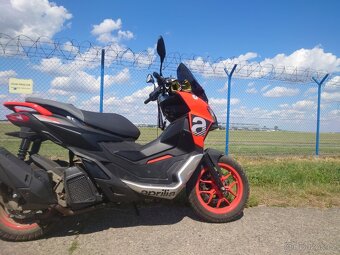 Prodám skůtr Aprilia SR GT 125 - 10