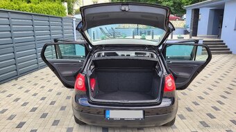Volkswagen Golf V 1,6 FSI - 85kw. PĚKNÝ STAV - NOVÁ STK - 10
