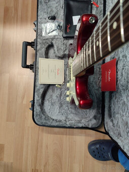 Americký profesionál Fender Stratocaster v autě - 10