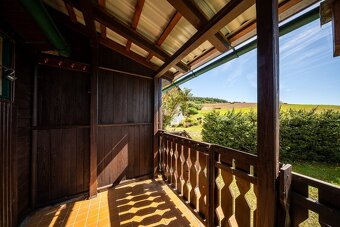 Prodej kompletně rekonstruované chaty s prostorným pozemkem, - 10