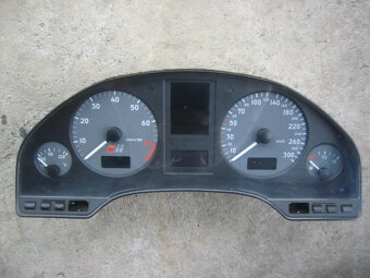 AUDI S8, A8 D2 4.2 265kw quattro MANUÁL facelift -díly - 10