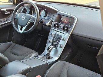 Volvo XC60 D4 140 kW AWD Momentum XENON TAŽNÉ 2017 - 10